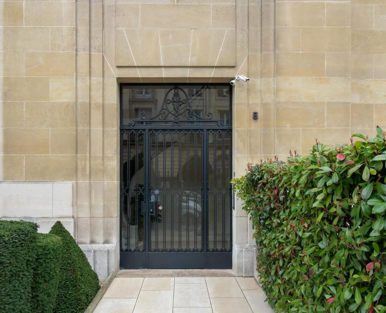 Luxury 4 Bedroom Eiffel Tower View