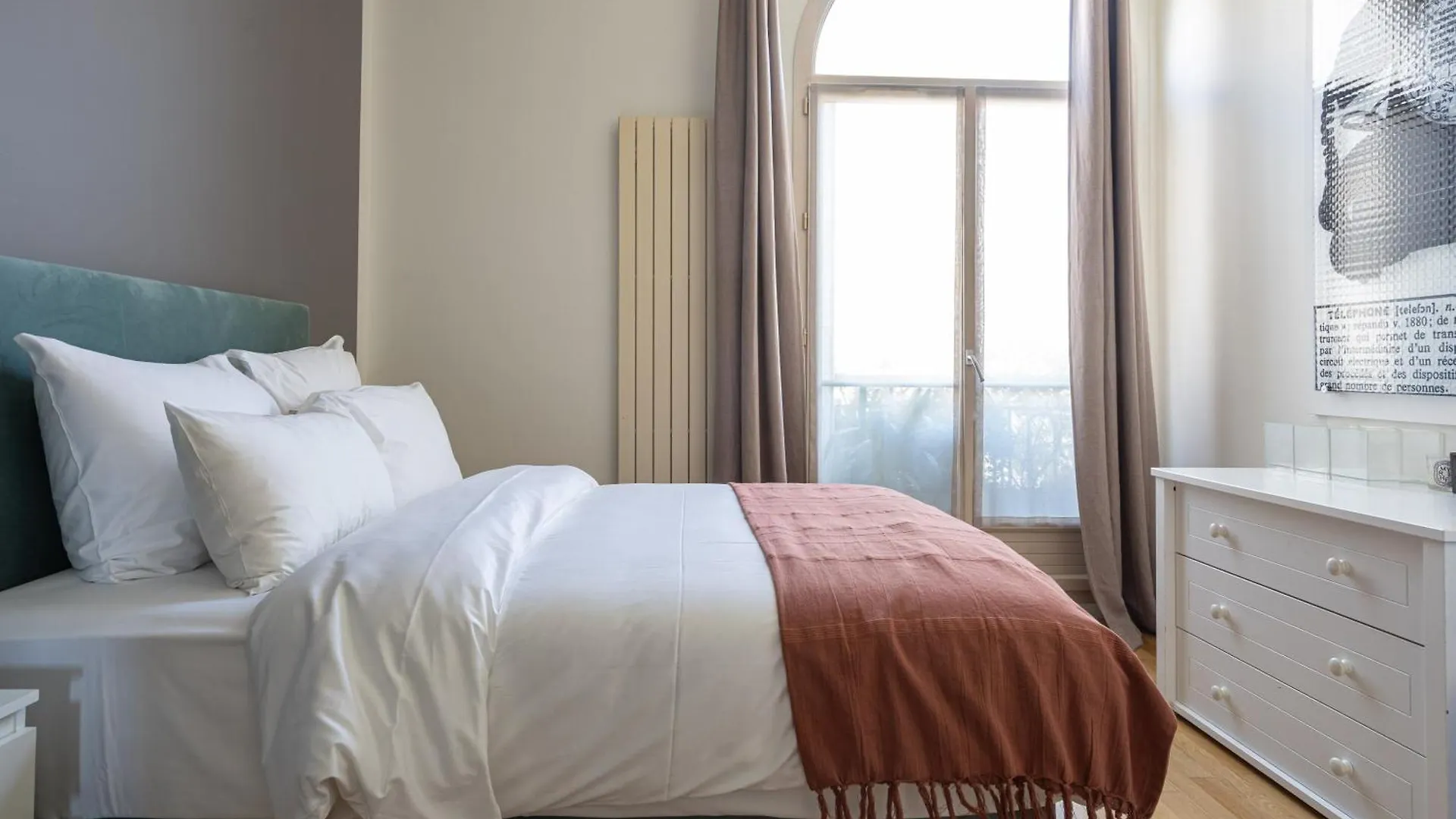 Luxury 4 Bedroom Eiffel Tower View *
